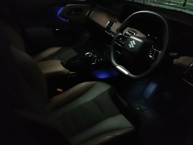 夜間のインテリア