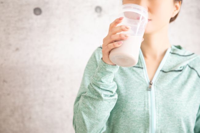 筋トレに欠かせないタンパク質、牛乳が苦手な人でも乳製品から摂取できる方法