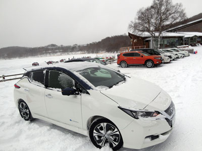 日産リーフが雪道で四駆並みに走りやすい理由