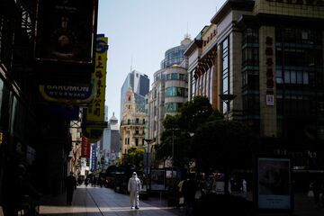 中国「景気後退」か、世界経済に足かせの恐れ