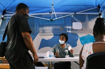 ワクチン追加接種計画、米FDAが数週間以内に取りまとめ