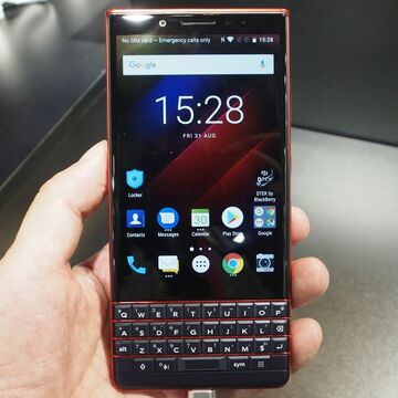 QWERTYハードキー機の廉価版「BlackBerry KEY2 LE」が魅力的