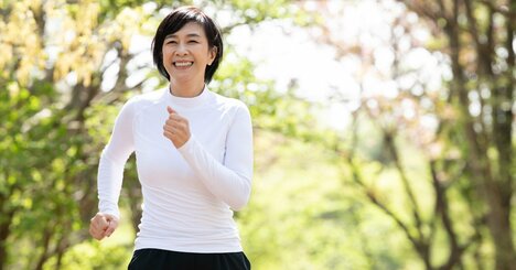 たった1つ意識するだけ！「病気知らずの高齢者」がやっている「正しい歩き方」とは？【医師が解説】