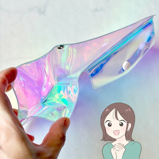 もう普通の財布に戻れないかも…！ダイソーの「ぺたんこ財布」お札が折らずに入るし、カギやカードも収納できて嬉しい！