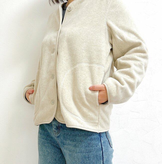 暖房いらないじゃん…!無印良品の“ふんわりアウター”が軽くて超あったかい!「柔らかさに感動です」「ちゃんと暖かくてデザインも素敵」