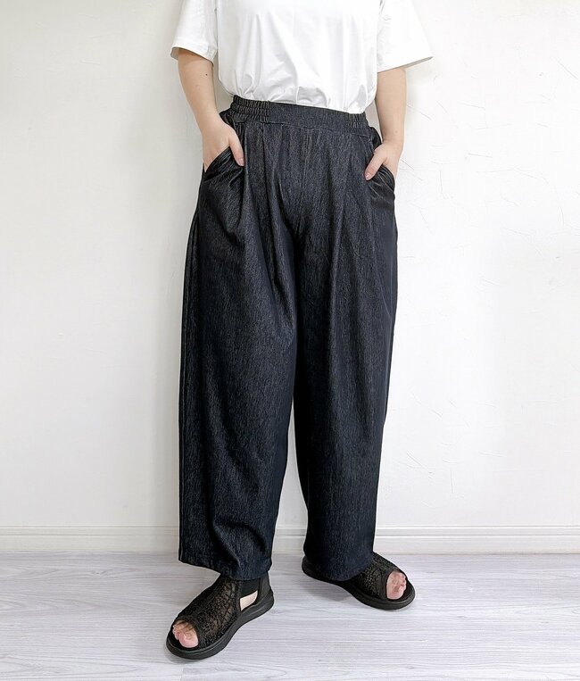 もう普通のパンツに戻れないかも。ワークマンの「伸びるワイドパンツ」ゆったり体型カバーできて楽ちんすぎる！《購入レビュー》