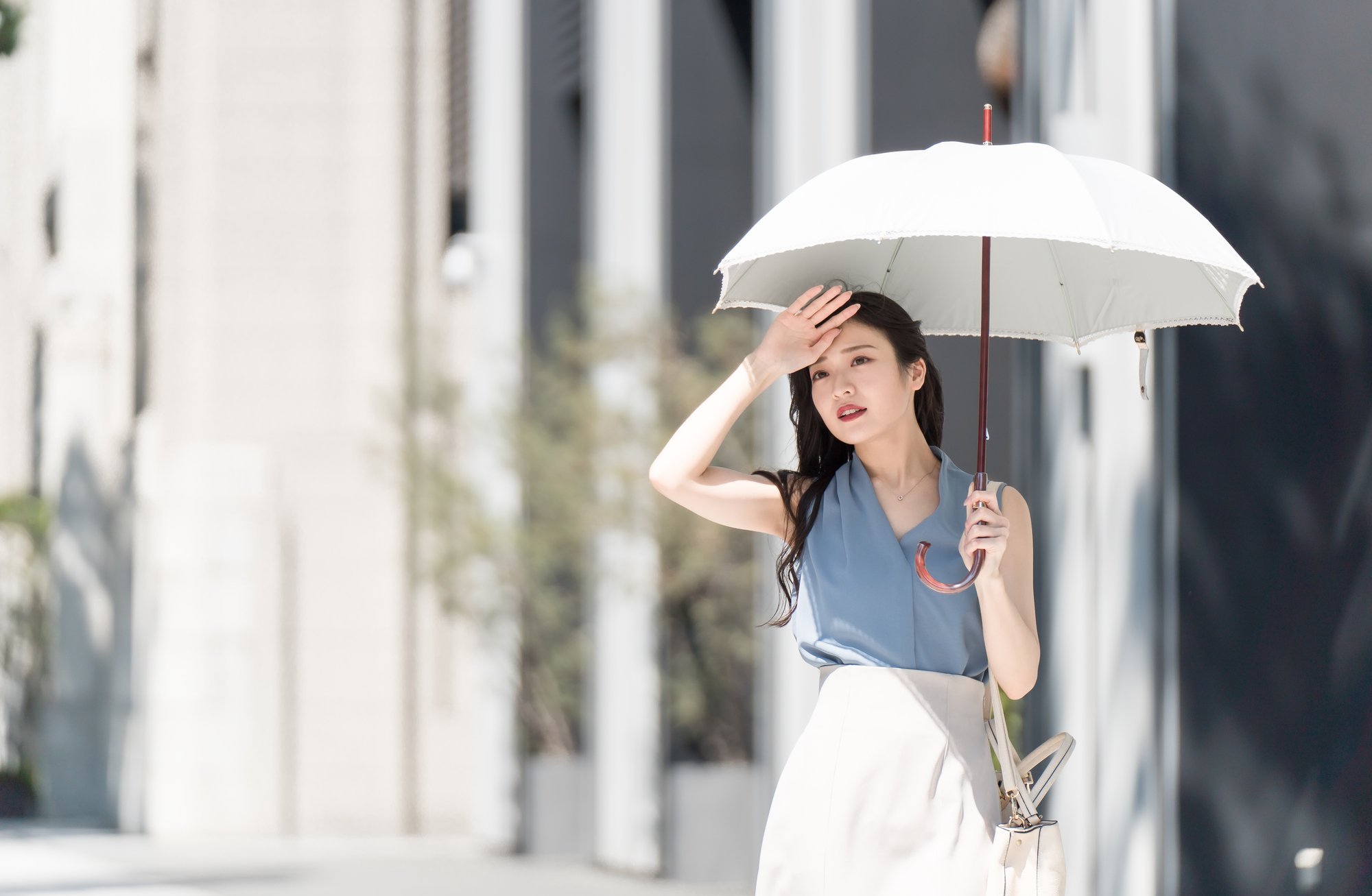 「熱中症かな?」と思ったら迷わず行動!命をつなぐ飲み物、服装、避難場所とは【救急医が警告】