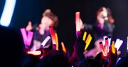 「嵐の解散」、独立や結婚、活動休止を経ても嫌われない？アイドル消費の“新常識”〈注目記事〉