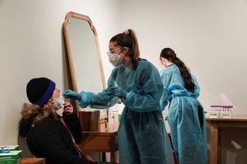 オミクロン株、再感染の症状はしばしば軽度＝CDC