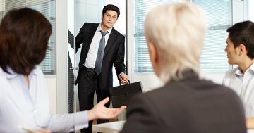 遅刻した部下を叱るのはNG!? 遅刻グセを直す方法とは?【書籍オンライン編集部セレクション】
