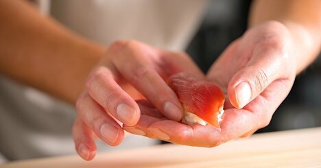 【すしを食べるとき】普通の人は「ネタの良さ」で選ぶ。では、美食家は何を重視している？