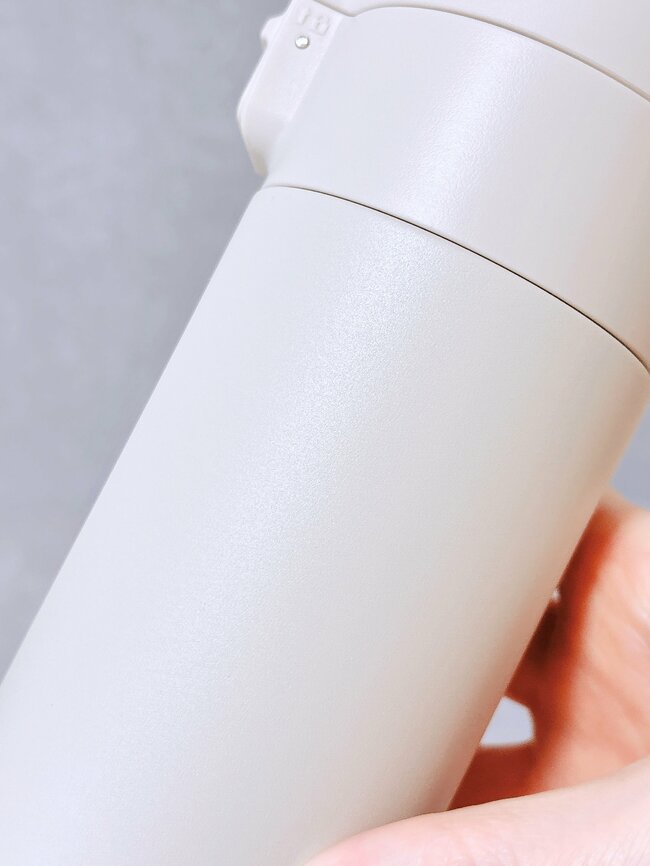 ペットボトルを買う回数が減りました!無印良品の「新作ボトル」8時間たっても氷が溶けなくてすごい…!