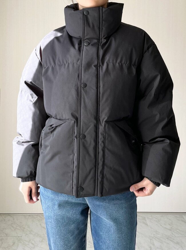 「豪雪地帯の北国でもあったかい」GUの“羽毛布団みたいなアウター”着た瞬間からポカポカする！「形がおしゃれ」「今年の冬は大活躍」