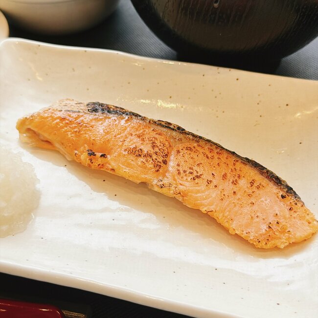 【松屋】「ご飯が進む進む」旅館の朝食みたいな“よくばりモーニング”おかずが多くて白米が止まらない！「安いし美味い」「ご飯が足りない」《実食レビュー》