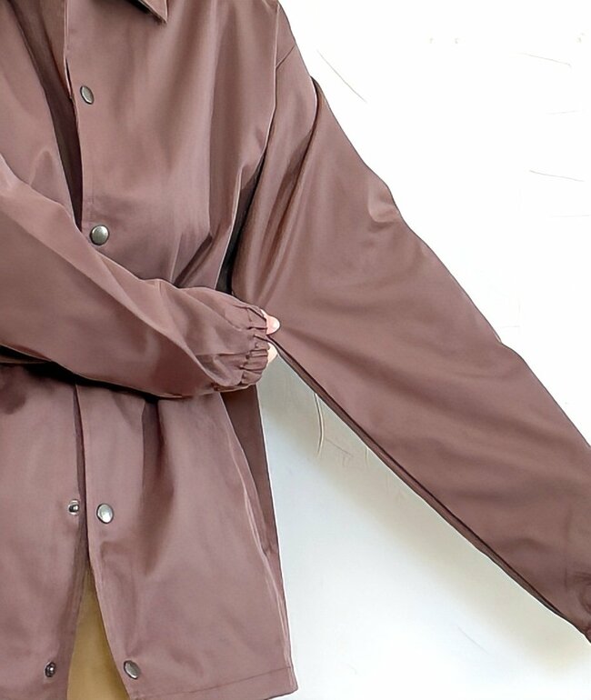 気温9度でも寒くない！ワークマンの“1900円アウター”が春まで使えてオシャレ！「冷たい風を中まで通さない」「暖かいから最高です」