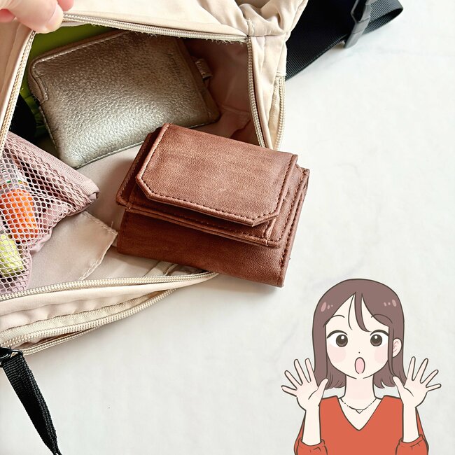 小銭が取り出しやすくて感動…！ダイソー姉妹店の「ミニ財布」ガバッと開くから、レジでの会計がスムーズになった！《購入レビュー》
