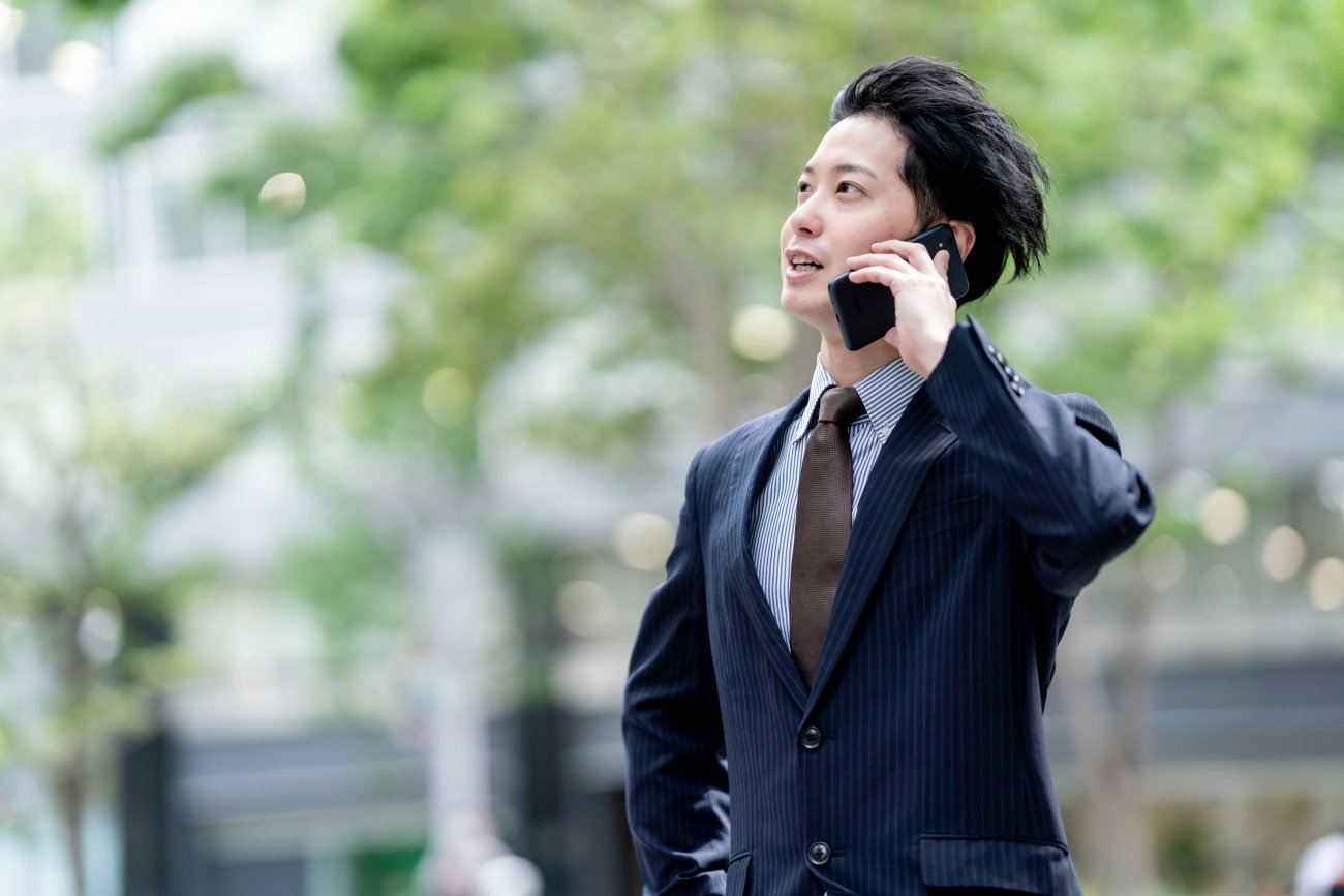 仕事ができる人は必ず「電話」でお店を予約する…その意外な理由とは?