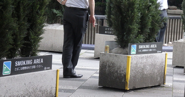 「タバコ休憩」は非喫煙者にとって不公平?