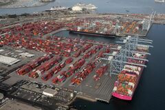 消費に飢えた米国人、世界経済回復のけん引役に