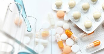 【25年度ベスト10】薬学部募集停止リスクからアステラス製薬、住友ファーマ、塩野義製薬、田辺ファーマまで反響が大きかった記事が集結！