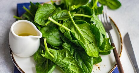 肉だけじゃない!!筋力アップにはホウレン草とレタスが効果的
