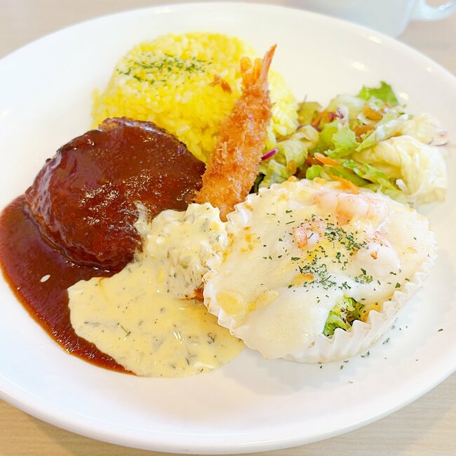 「これが食べたかったんだ…」ガストの“大人のお子様ランチ”満足感がすごい！「大好物ばかり」「色んなもの食べられて良い」