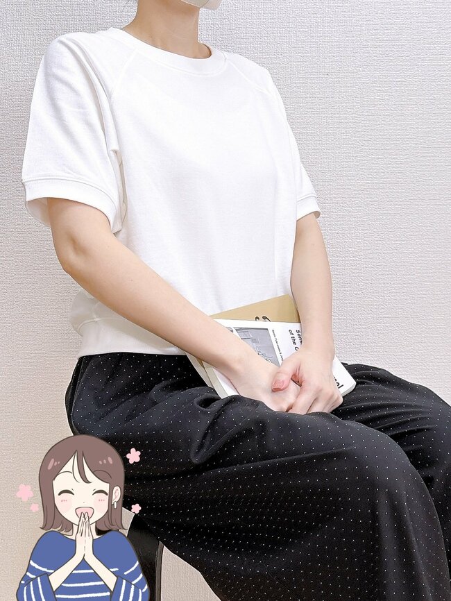 【無印良品】「全色買いました」1990円の“ふんわりトップス”後ろ姿までシルエットが綺麗!「シルエットと素材が良い」「Tシャツよりもラフにならない」《購入レビュー》