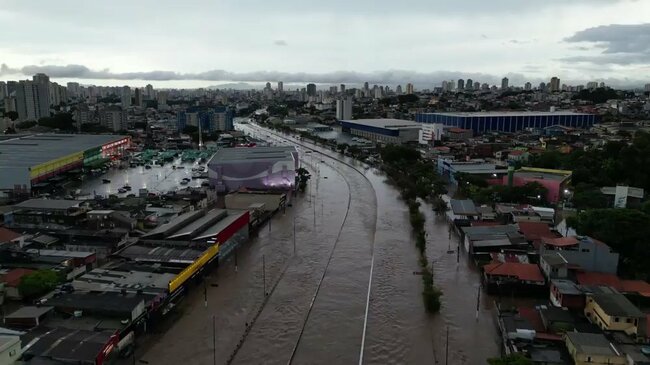 世界中で豪雨や洪水、なぜ起きているのか