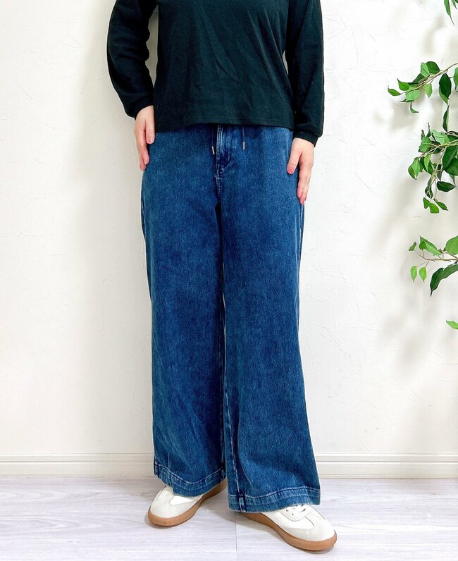 もう他のデニムに戻れない…!ワークマンの“びよ~んと伸びるワイドパンツ”が楽ちんすぎる!「3着買いました」「綺麗なシルエット」