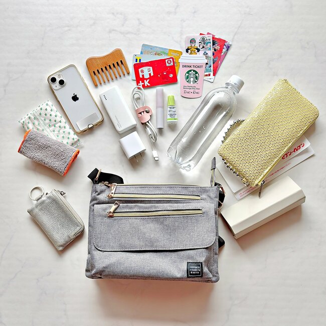 もうポーチいらないかも…！しまむらの「ポケットいっぱいバッグ」収納力が異次元すぎる！お財布がわりにも使えて便利！
