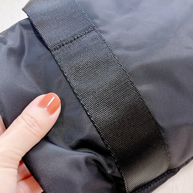 「取り寄せてでも買って良かった」「ヘビロテ確定」無印良品の“万能ミニバッグ”見た目以上に荷物が入って大助かりです!「みんな買ってほしい」