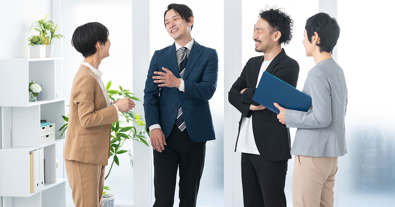 「長期休み明け」にお菓子を配る時、職場の出世する人だけがやっている1つのこと - 雑用は上司の隣でやりなさい