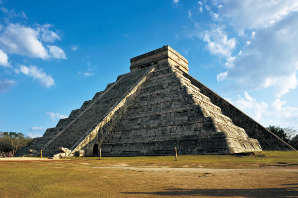 【メキシコ】チチェン・イツァ<br />2012年12月21日。<br />マヤ暦がリセットされる日に<br />いったい何が起きるのか?