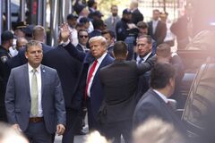 トランプ氏、罪状認否へ　裁判所に到着