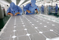 太陽電池の底なしの価格下落<br />パナソニック新工場の試練