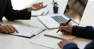 【仕事の常識を疑う】超多忙なディレクターが、打合せの場で絶対にやらない、たった一つのこととは？