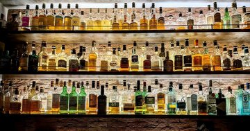 「ウイスキーはどうも苦手で…」とハイボールを飲む人が知らない、ウイスキーの基礎知識