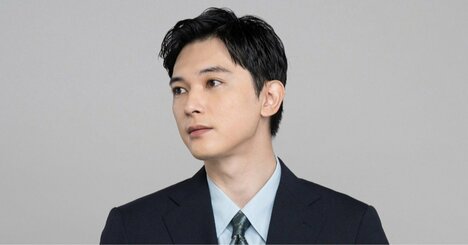 吉沢亮が朝ドラで流ちょうな英語を披露、共演者に教えた日本語が意外だった！【写真ギャラリー付き】