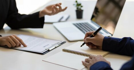 【仕事の常識を疑う】超多忙なディレクターが、打合せの場で絶対にやらない、たった一つのこととは？