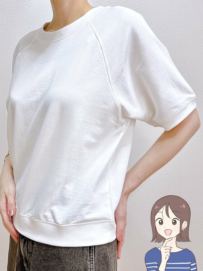 【無印良品】「全色買いました」1990円の“ふんわりトップス”後ろ姿までシルエットが綺麗!「シルエットと素材が良い」「Tシャツよりもラフにならない」《購入レビュー》