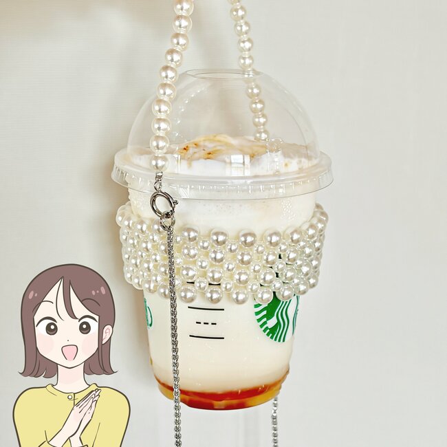 コーヒーやフラペチーノを手ぶらで持てて感動…！3COINSの「天才が考えたアイテム」荷物が多い日に大助かりです！《購入レビュー》