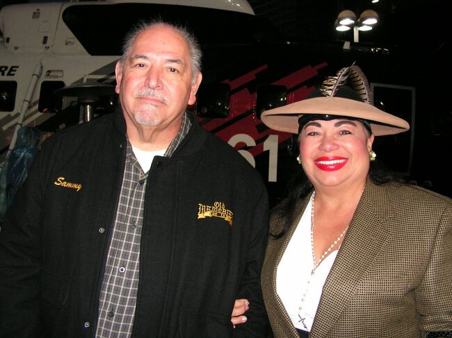 「車高が地面につくほど低い！」「ピカピカに光ってる…」LAの街で見た、古き良きアメ車マニアたちの“レジェンド級”なこだわり