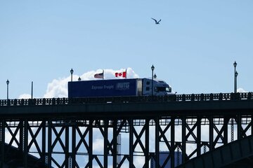 トランプ氏、一部カナダ製品への50％関税の発動延期