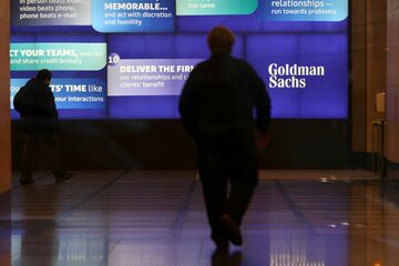 ゴールドマン、グリーンスカイ売却で協議　個人向け融資撤退で大きな一歩