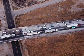 自動運転トラック、2～3年後には米国で実現か