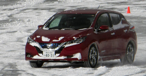 日産リーフが雪道で四駆並みに走りやすい理由