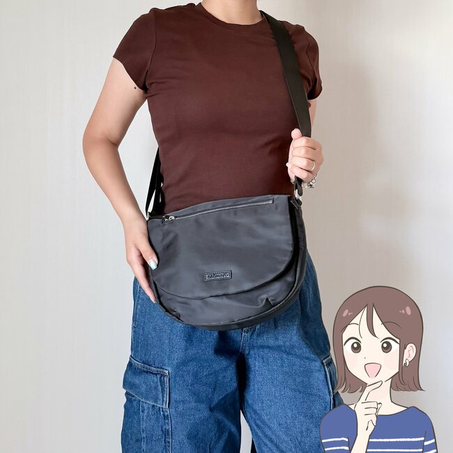 「毎日使っています」ハニーズの“ポケットたくさんバッグ”が収納力たっぷりで感動!「色違いも欲しくなりました」「サイズ感がちょうどいい」《購入レビュー》