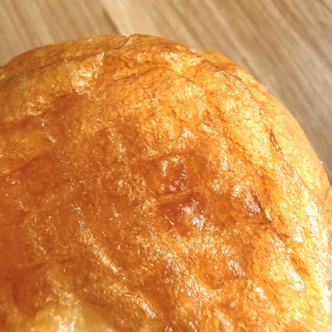 【不二家】「見た目からもう美味しい」厚みたっぷりの“生ドーナツ”ふわふわで幸せすぎた！「クリームたっぷり」「めちゃくちゃ美味しかった」《実食レビュー》