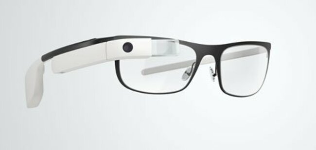 カメラ機能も備えた単眼式のARグラスのGoogle Glassは、プライバシーへの懸念などにより、一般消費者向け市場からの撤退を余儀なくされた