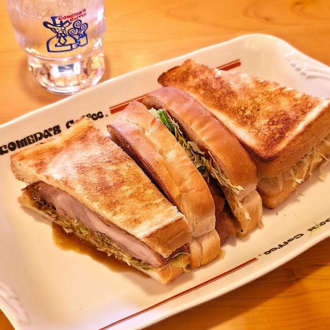 「想像を超える分厚さでヤバい」コメダ珈琲の“やけくそサンド”肉厚がスゴすぎてビックリした！「めちゃくちゃうまかった」「こんなに感動したのは初めて」